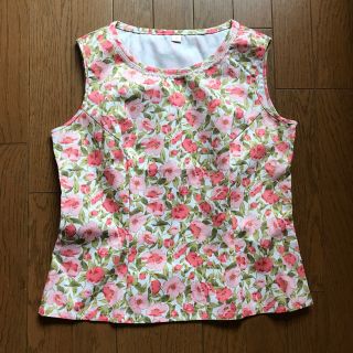 k お値下げ！ノースリーブトップス　ピンクの花柄プリント(シャツ/ブラウス(半袖/袖なし))