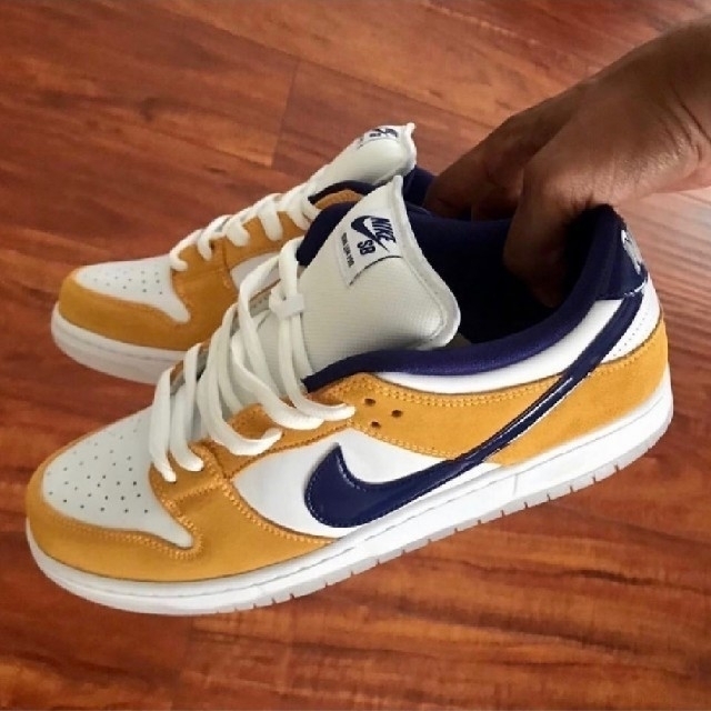 NIKE(ナイキ)の28.5 NIKE SB DUNK LOW PRO "LASER ORANGE" メンズの靴/シューズ(スニーカー)の商品写真