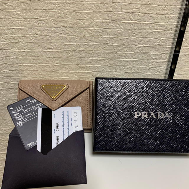 PRADA(プラダ)のPRADA 三つ折財布 サフィアーノ　 レディースのファッション小物(財布)の商品写真