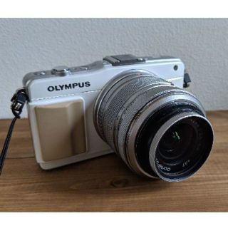 オリンパス(OLYMPUS)のオリンパス マイクロ一眼 OLYMPUS PEN mini E-PM2 ホワイト(ミラーレス一眼)