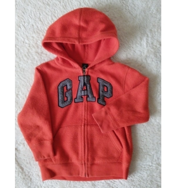 babyGAP(ベビーギャップ)のbaby GAP　フリースパーカー 95センチ キッズ/ベビー/マタニティのキッズ服男の子用(90cm~)(ジャケット/上着)の商品写真