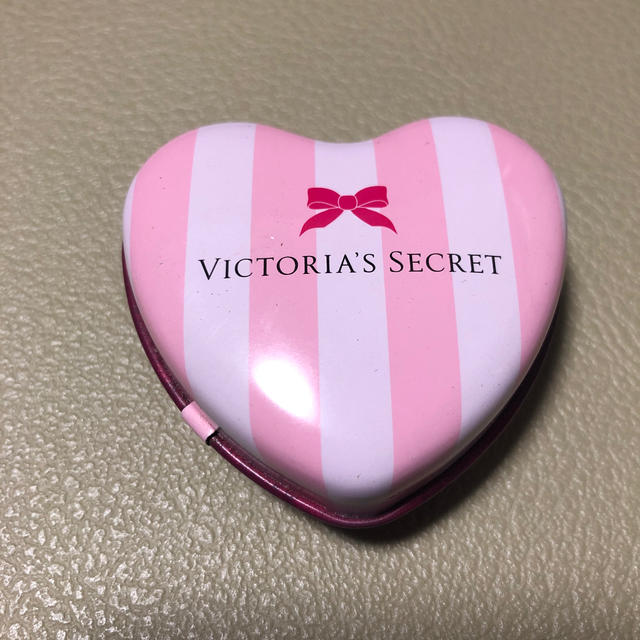 Victoria's Secret(ヴィクトリアズシークレット)のVICTORIA'S SECRET ハートケース レディースのファッション小物(その他)の商品写真