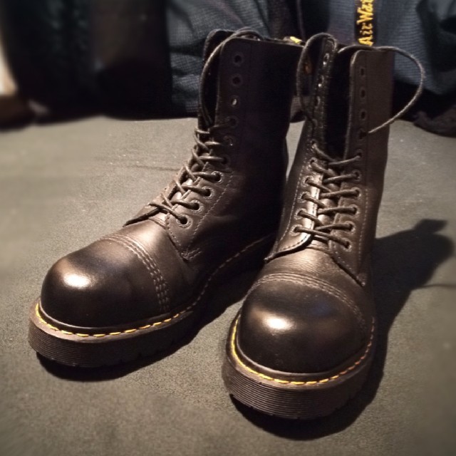 【超目玉枠】 Dr.Martens ブラックソール 10ホール UK7 スチールトゥ 厚底 ドクターマーチン - ブーツ