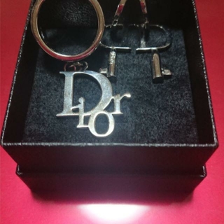 ディオール(Dior)のお値下げ中！☆ディオール　シルバーリング＆ピアス(リング(指輪))