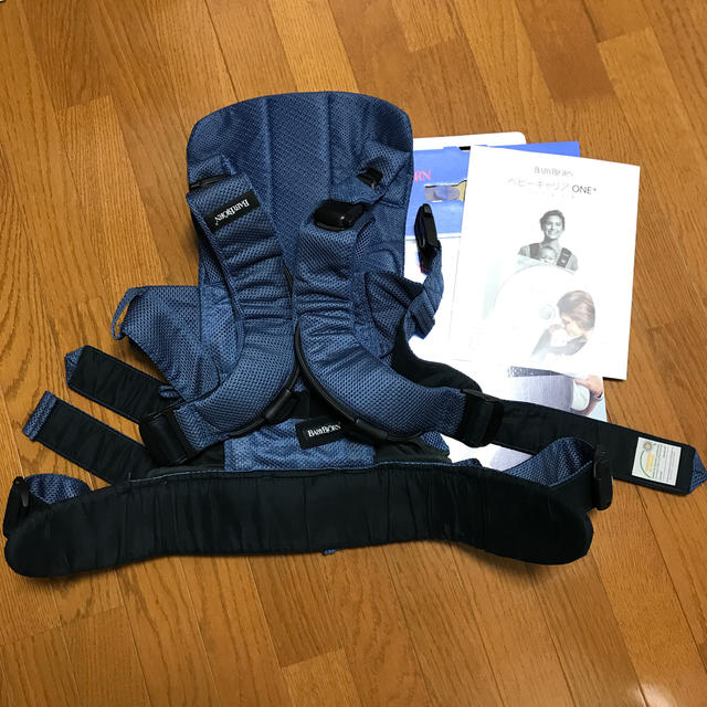 BABYBJORN(ベビービョルン)のベビービョルン  抱っこ紐 ベビーキャリア ONE ＋ AIR  キッズ/ベビー/マタニティの外出/移動用品(抱っこひも/おんぶひも)の商品写真