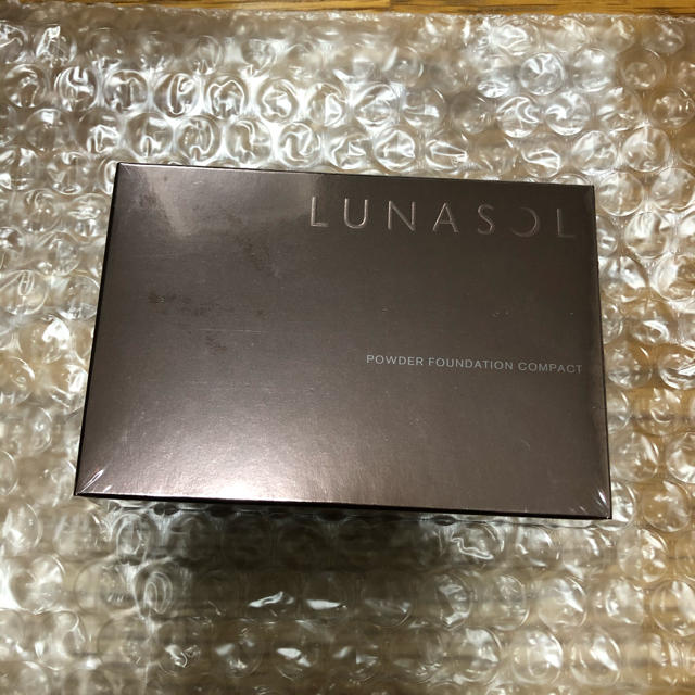 LUNASOL(ルナソル)のパウダーファンデーションコンパクトa コスメ/美容のコスメ/美容 その他(その他)の商品写真