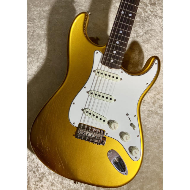 最安値 Fender 新品同様 - Fender Custom ストラト Gold Frost Shop エレキギター