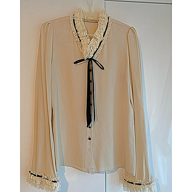買い誠実 Balenciaga ベージュ シルクブラウス バレンシアガ