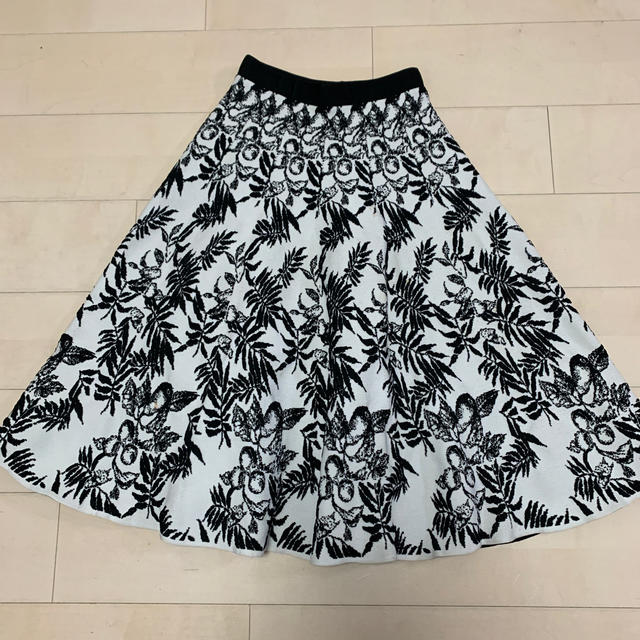 LE CIEL BLEU(ルシェルブルー)のLE CIEL BLEU花柄スカート レディースのスカート(ロングスカート)の商品写真