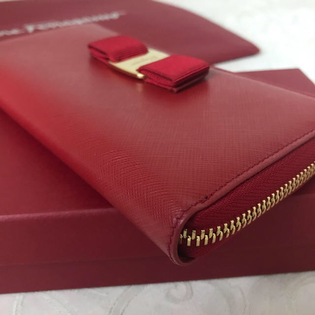 Salvatore Ferragamo - 極美品!フェラガモ 長財布の通販 by Salvatore Ferragamo - 極美品!フェラガモ 長財布の通販 by