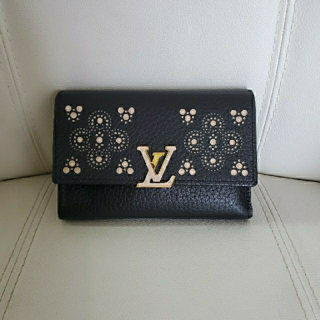 LOUIS VUITTON(ルイヴィトン)のcutieさま専用です☆ルイヴィトン ポルトフォイユ カプシーヌ  ウォレット レディースのファッション小物(財布)の商品写真