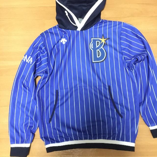 人気デザイナー DESCENTE - らっく's by 横浜DeNAベイスターズ・パーカーの通販 ウェア