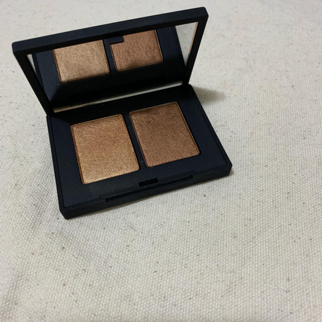 NARS(ナーズ)のNARS デュオアイシャドー 3917 コスメ/美容のベースメイク/化粧品(その他)の商品写真