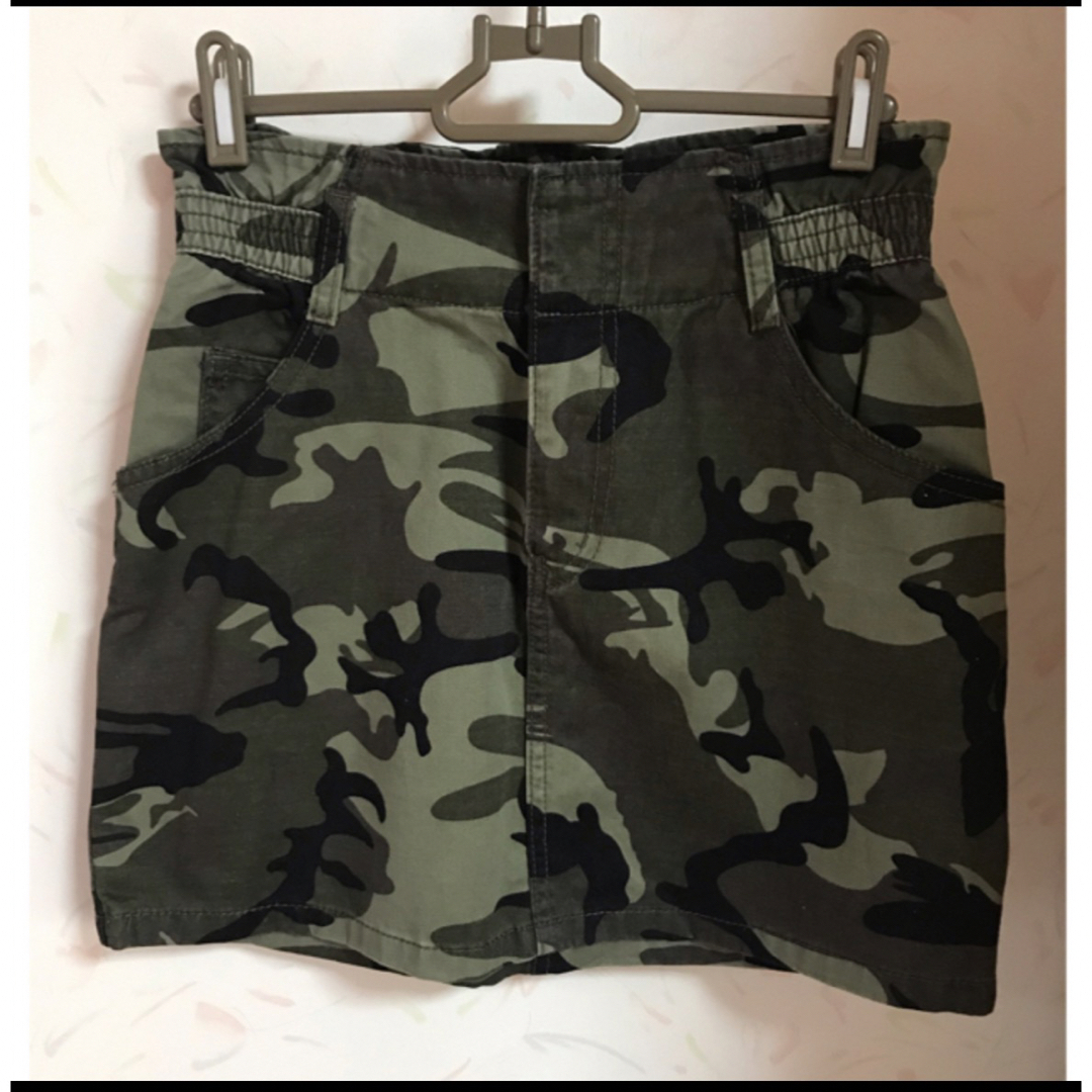 GU(ジーユー)のオフショルダーTシャツSサイズ・タイトスカートミニスカートMサイズ レディースのトップス(Tシャツ(半袖/袖なし))の商品写真