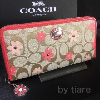 コーチ(COACH)のプレゼントにも❤️新品コーチ正規品フローラルデイジー ラウンドファスナー長財布(財布)