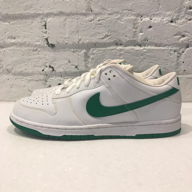 NIKE DUNK LOW PRO SB white classic green - www.sorbillomenu.com