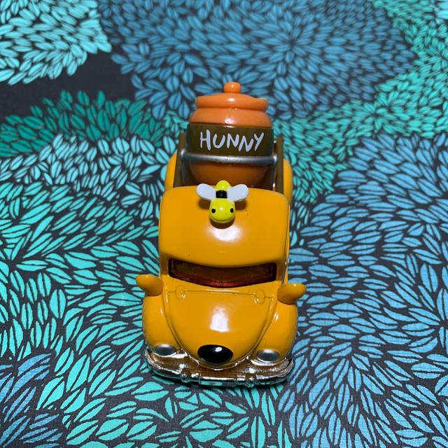Disney(ディズニー)の車　フィギュア　ミニカー　くまのプーさん　タカラトミー エンタメ/ホビーのおもちゃ/ぬいぐるみ(ミニカー)の商品写真