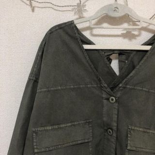 ダブルクローゼット(w closet)のピグメント加工後ろリボンシャツ(シャツ/ブラウス(長袖/七分))