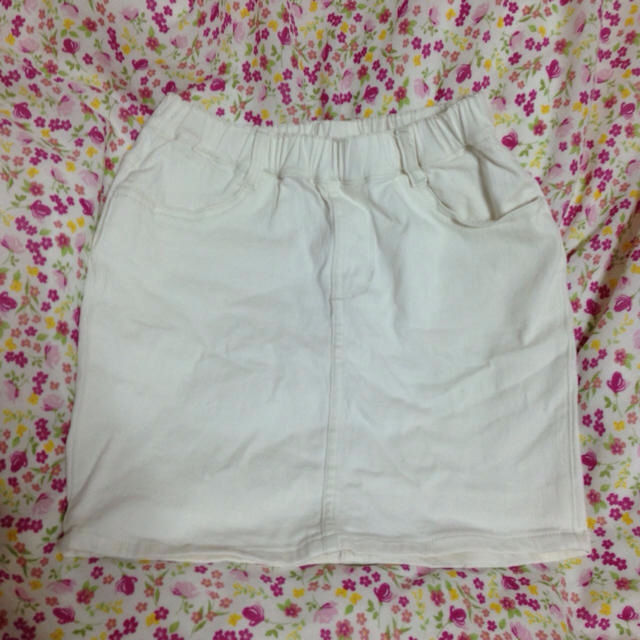 RETRO GIRL(レトロガール)のレトロガール 白タイトスカート レディースのスカート(ミニスカート)の商品写真