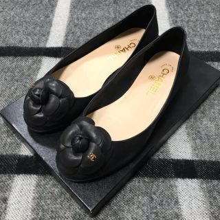 CHANEL - 最終価格 CHANEL カメリア付きフラットシューズの通販 by ...