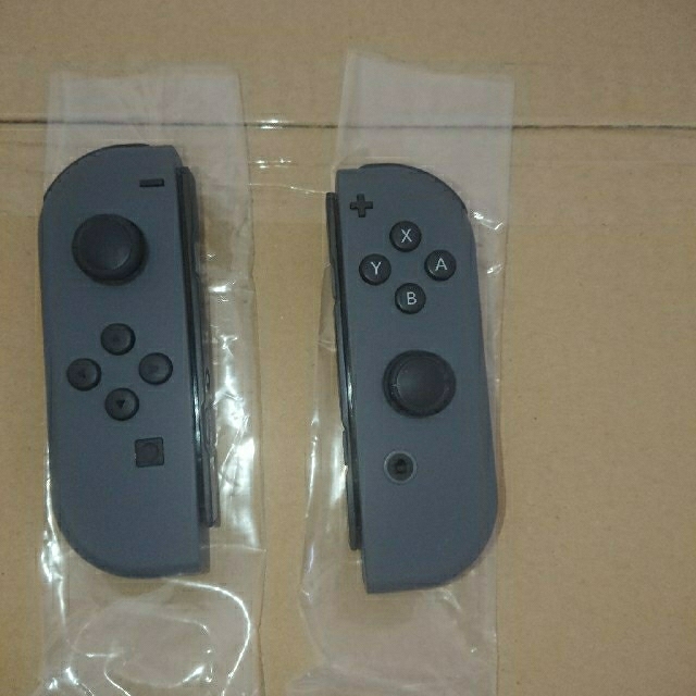 Nintendo Switch(ニンテンドースイッチ)のニンテンドースイッチ 本体 グレー エンタメ/ホビーのゲームソフト/ゲーム機本体(家庭用ゲーム機本体)の商品写真