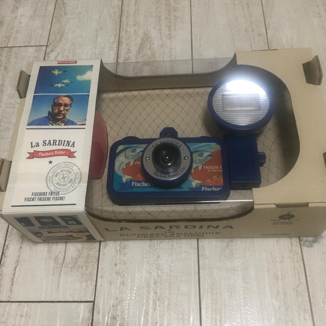 交換送料無料】 lomography ロモグラフィー フィルムカメラ lasardina