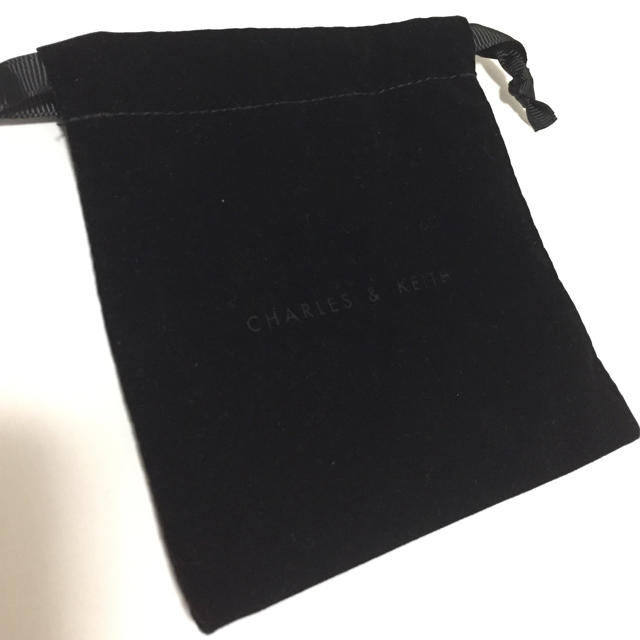 Charles and Keith(チャールズアンドキース)の【中古】Charles and Keith バングル ローズゴールド レディースのアクセサリー(ブレスレット/バングル)の商品写真