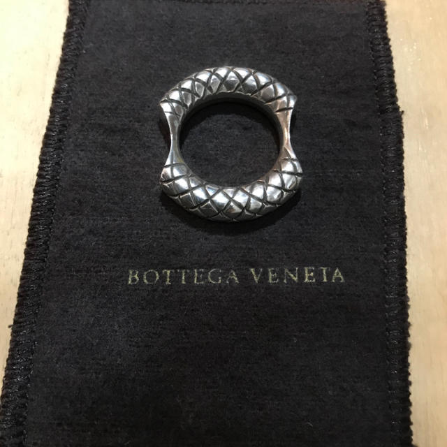 Bottega Veneta(ボッテガヴェネタ)のボッテガ　ヴェネタ　メンズ　リング　指輪 メンズのアクセサリー(リング(指輪))の商品写真