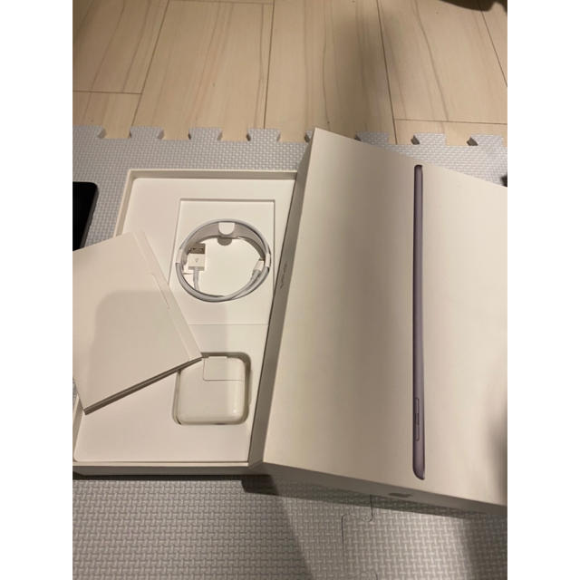 iPad 第5世代 32GB Wi-Fi + Cellular