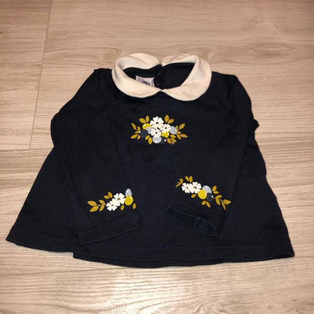 PETIT BATEAU(プチバトー)のpetit-bateau 花柄ワンポイント カットソー 18m/81cm キッズ/ベビー/マタニティのベビー服(~85cm)(シャツ/カットソー)の商品写真