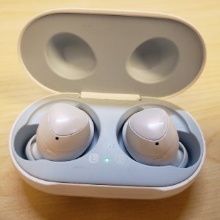 ギャラクシー(Galaxy)のGalaxy Buds ホワイト SAMSUNG SM-R170(ヘッドフォン/イヤフォン)