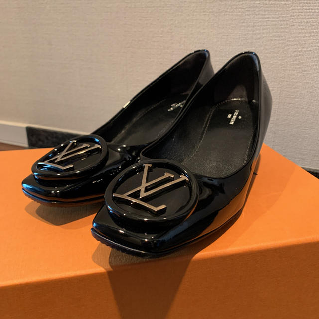 LOUIS VUITTON(ルイヴィトン)のほぼ未使用 Louis Vuitton マドレーヌラインパンプス ヴィトン レディースの靴/シューズ(ハイヒール/パンプス)の商品写真