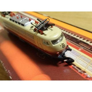 Marklin Zゲージ　8854　DB 103 １両　動力付き(鉄道模型)