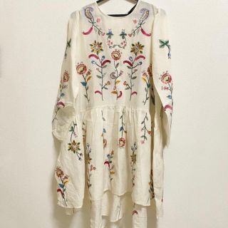 ザラ(ZARA)のZARA ★ 花柄　刺繍　ワンピース(ひざ丈ワンピース)