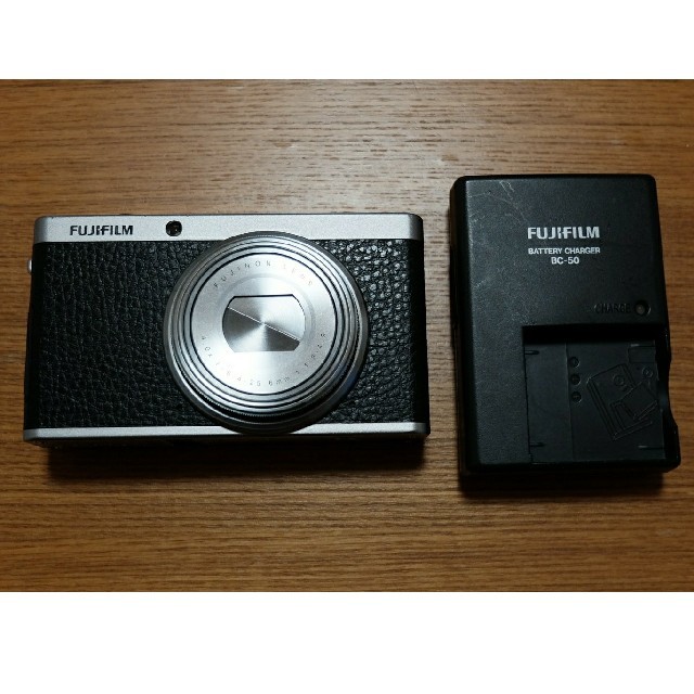 中古良品 富士フイルム XF1 ブラック 作動確認済 メーカー整備履歴あり コンパクトデジタルカメラ