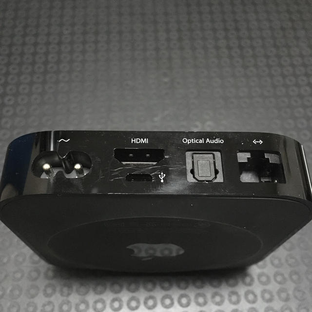 Apple(アップル)のApple TV 第二世代 スマホ/家電/カメラのPC/タブレット(PC周辺機器)の商品写真