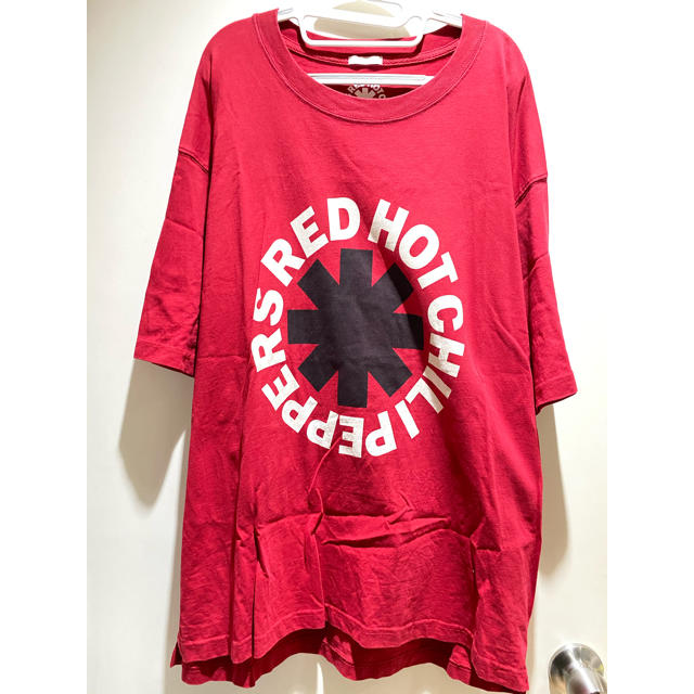 GU(ジーユー)のGU Red Hot Chili Peppers コラボ Tシャツ レディースのトップス(Tシャツ(半袖/袖なし))の商品写真