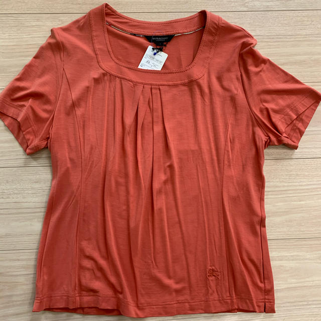 BURBERRY(バーバリー)のバーバリー　Ｔシャツ　カットソー　大きいサイズ　¥24,150のお品 レディースのトップス(Tシャツ(半袖/袖なし))の商品写真