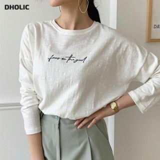 ディーホリック(dholic)の新品未使用　刺繍レタリングTシャツ(Tシャツ(長袖/七分))