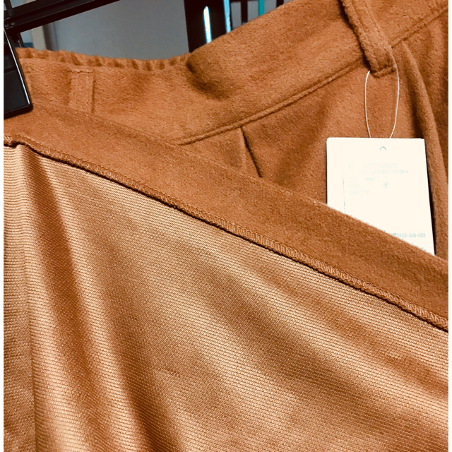 RayCassin(レイカズン)のRAYCASSIN フェイクウールタックフレアースカート新品タグ付き レディースのスカート(ロングスカート)の商品写真