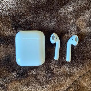 アップル(Apple)の【hagiyan1様専用】airpods 2017年モデル(ヘッドフォン/イヤフォン)