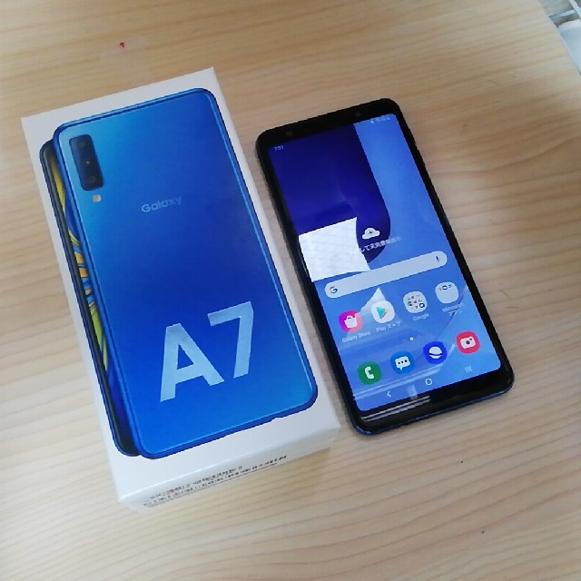 Galaxy A7 ほぼ新品 ブルー フィルム+128GB SD付スマホ/家電/カメラ