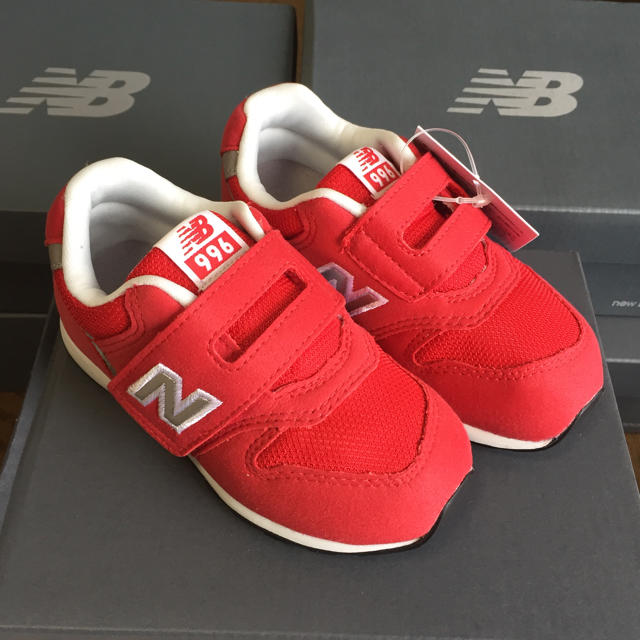 New Balance(ニューバランス)の新品 15.5センチ ニューバランス   レッド キッズ/ベビー/マタニティのキッズ靴/シューズ(15cm~)(スニーカー)の商品写真