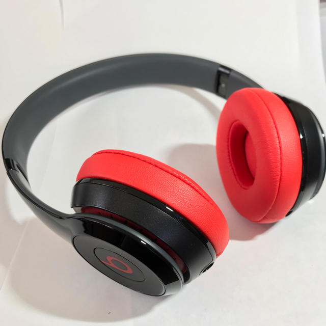 Beats by Dr Dre(ビーツバイドクタードレ)のbeatssolo2 wireless イヤーパッド交換済 スマホ/家電/カメラのオーディオ機器(ヘッドフォン/イヤフォン)の商品写真