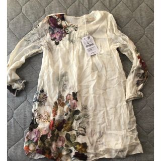 ザラ(ZARA)の新品　ZARA ガーゼシフォン風　花柄プリント　ワンピース　120cm(ワンピース)