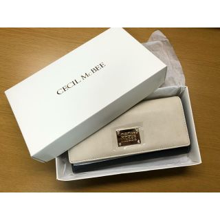 セシルマクビー(CECIL McBEE)のCECIL McBEE 四角プレート二つ折り長財布(財布)