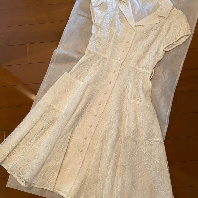 René by Maison de WHO |ルネならラクマ - 本日最終定価8.6万ルネ36☆オーガンジーホワイトベルト付ワンピースの通販 特価NEW
