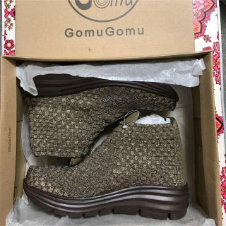 早い者勝ち　gomu56 新品未使用スニーカー　ブロンズ(スニーカー)