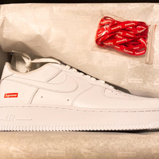 Supreme(シュプリーム)の【28cm】Supreme®/Nike® Air Force 1 Low メンズの靴/シューズ(スニーカー)の商品写真