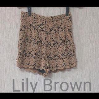 リリーブラウン(Lily Brown)のレースの花柄ショートパンツ(ショートパンツ)